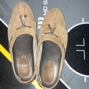 Women’s size ten used